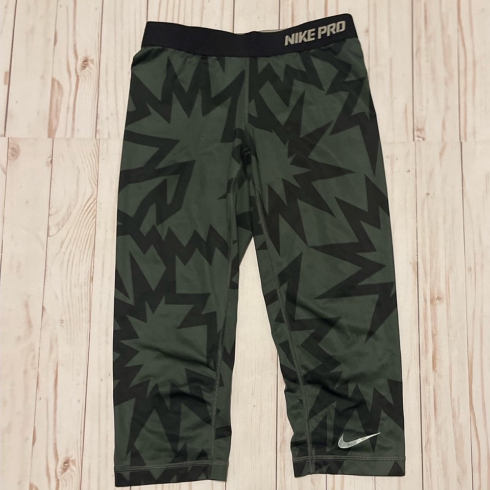 Nike Pro cropped leggings